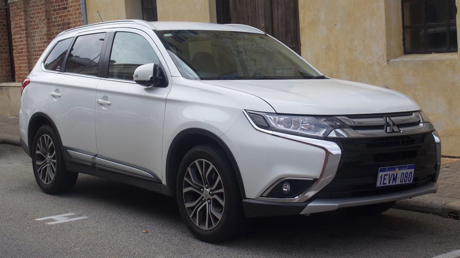 Mitsubishi Outlander: поколения и отличия