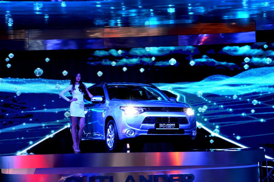 Mitsubishi Outlander PHEV: как работает гибрид