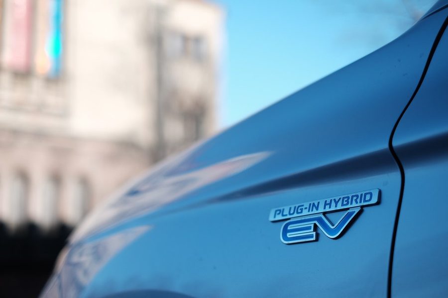 Mitsubishi Outlander PHEV: как работает гибрид
