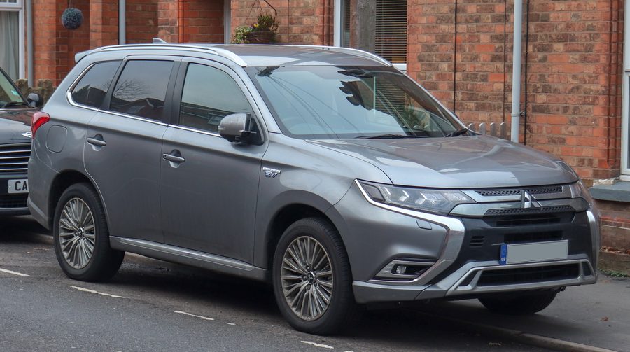 Mitsubishi Outlander PHEV: как работает гибрид